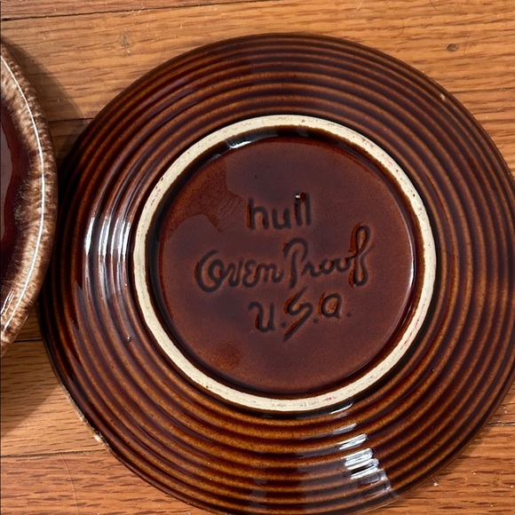 Vintage Hull Pottery Brown Salad plates Set of two - Picture 3 of 4